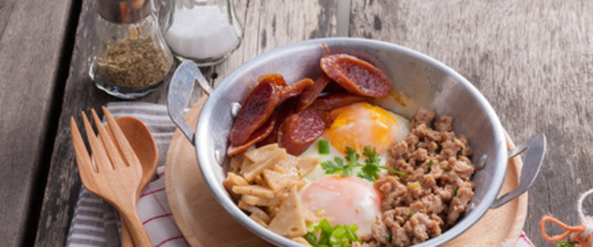 What do chinese sausage taste like?