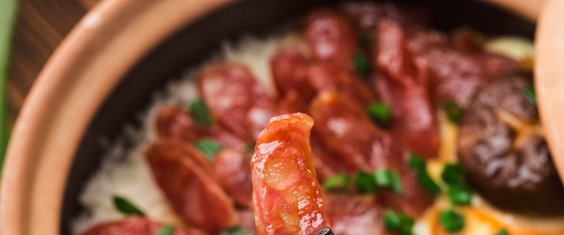 Which chinese sausage is sweet?